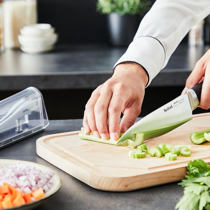 Actual product image Tefal Ever Sharp Chef's Knife with Knife Sharpener Case (16.50 cm)