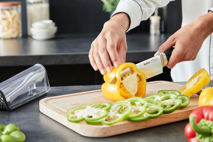 Actual product image Tefal Ever Sharp Chef's Knife with Knife Sharpener Case (16.50 cm)