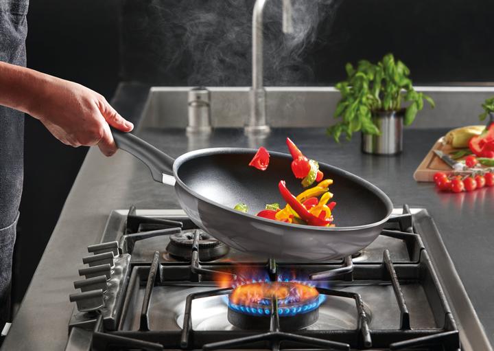 Produktbild Tefal Resist Intense (24 cm, Bratpfanne, Aluminium)