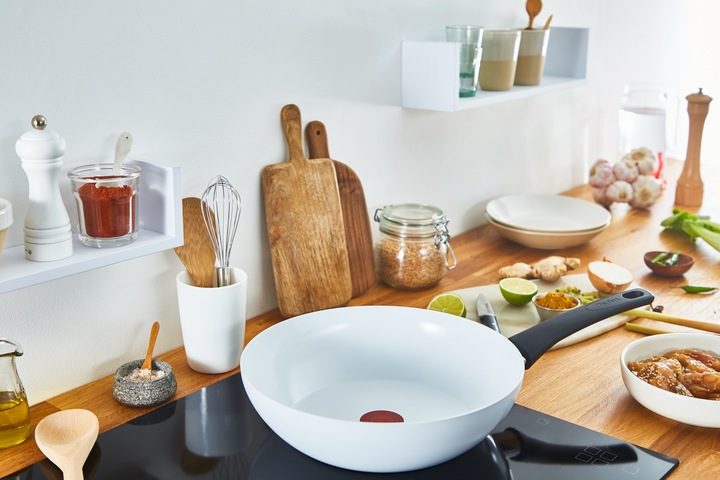 Actual product image Tefal Ceramic Control (28 cm, Wok, Aluminium)