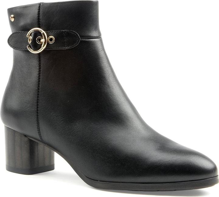 Actual product image Pikolinos Calafat (41)