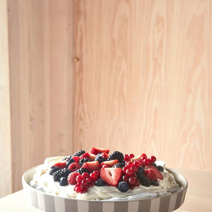 Actual product image OYOY Living Decorative Toppu Tray Ø 27 cm, Grey/White
