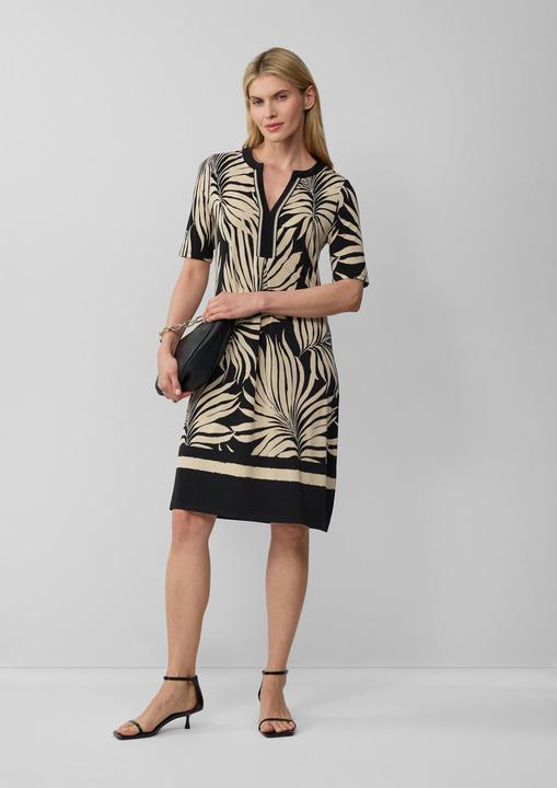 Produktbild S.Oliver Kleid Relaxed-Fit-Kleid mit Tunikaausschnitt und Zierborte (48)