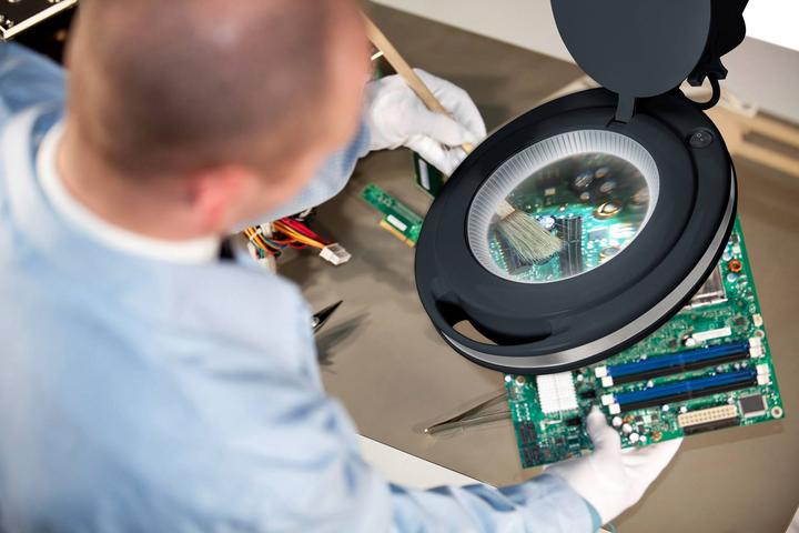 Actual product image Toolcraft Lupenleuchte