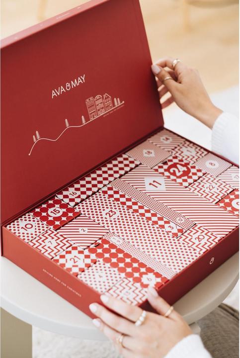 Actual product image Ava & May Scented candles and diffusers