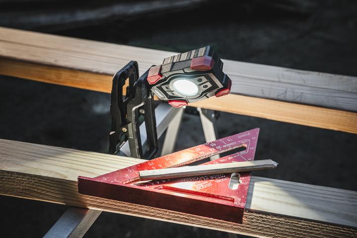 Image du produit Coast CL10R wiederaufladbare Arbeitsleuchte, 1150 Lumen (1150 lm)