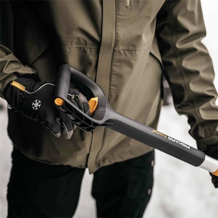 Productafbeelding Fiskars X serie Telescopische Auto Sneeuwschuiver