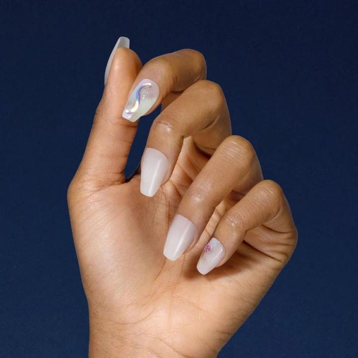 Immagine prodotto KISS Unghie in gel Gel Fantasy Allure - Banda di colore 28 pezzi (Unghie artificiali)