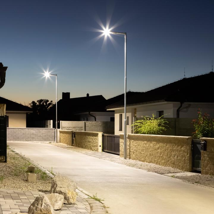 Produktbild Luxula LED-Strassenleuchte, SLIM, EEK: E, 100W, 12000lm, 5000K, IP65 (IP65)