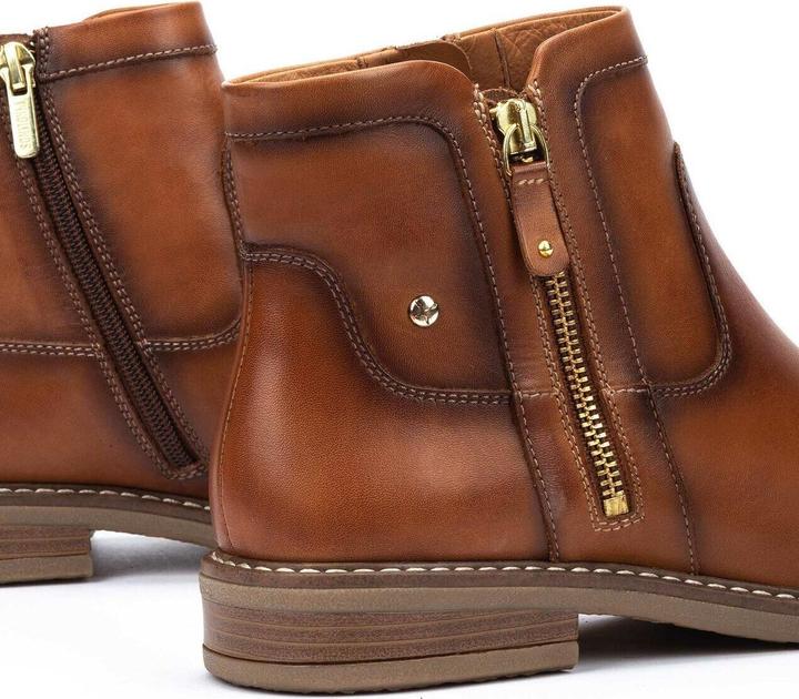 Actual product image Pikolinos Aldaya (40)