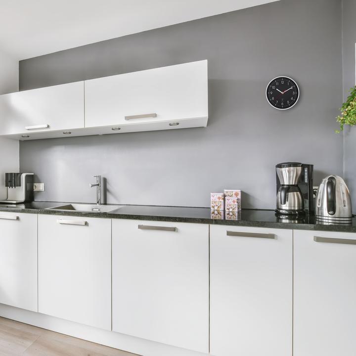 Produktbild TFA Funk-Wanduhr (24.50 cm)