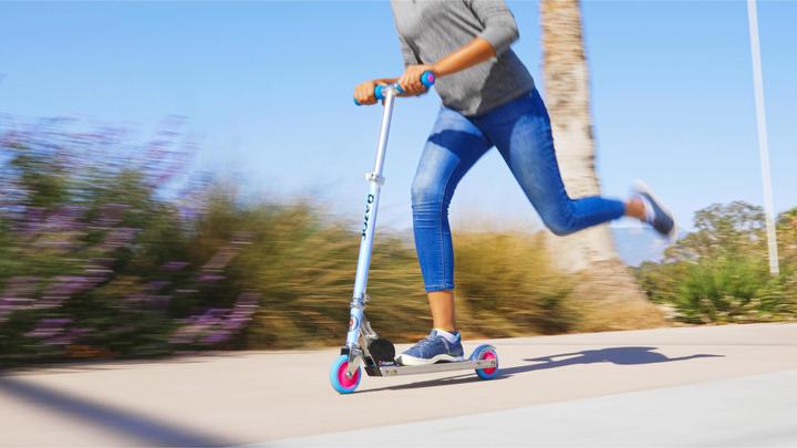 Produktbild Razor Scooter A Holographic Blue/Pink