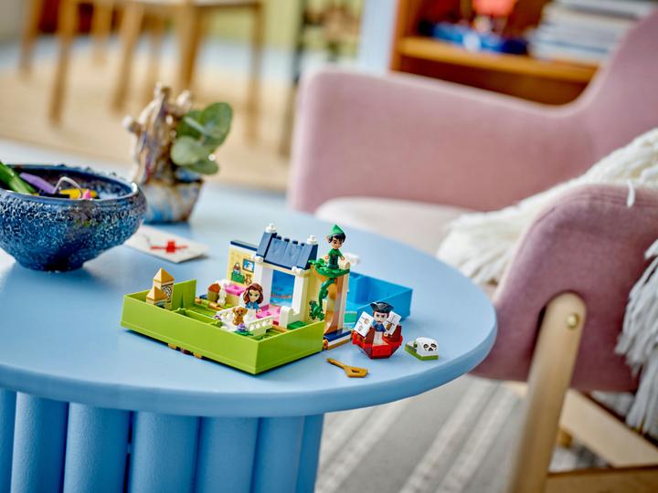 Actual product image LEGO Peter Pan & Wendy's Storybook (43220, LEGO Disney)