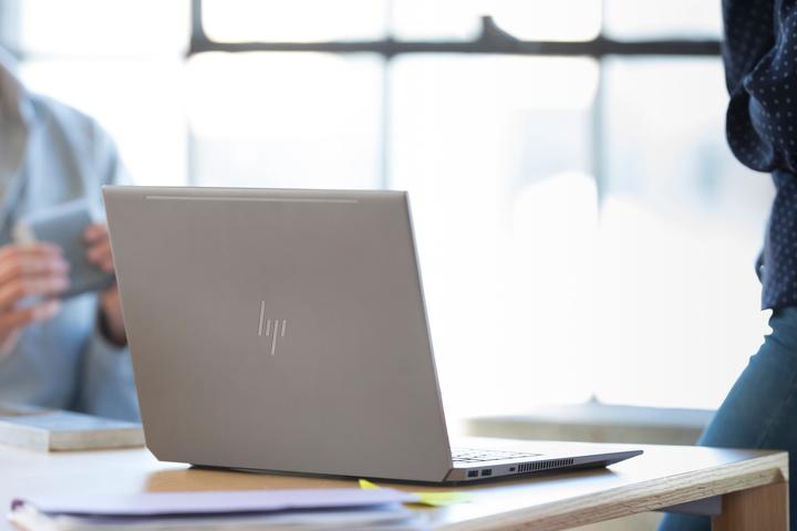 Actual product image HP ZBook Studio G5 Mobile Workstation (15.6-inch) Ultra HD Intel® Core™ i9 DDR4-SDRAM SSD NVIDIA (15.60", 512 GB, 16 GB, Intel Core i9-8950HK)