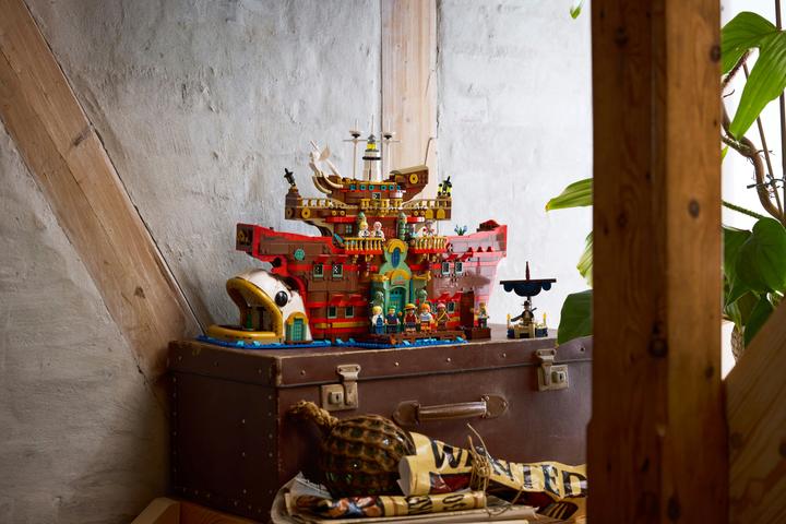 Actual product image LEGO Baratié, das Schwimmende Restaurant (75640, LEGO DC)