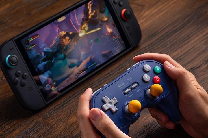 Immagine prodotto 8bitdo Pro 3 Bluetooth Game Boy Edition (Switch, Android, Switch 2, iOS, PC, Mac)