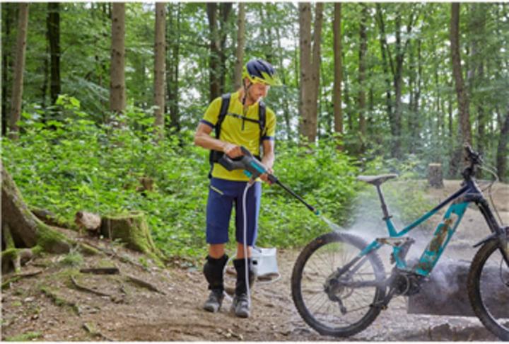 Produktbild Gardena AquaClean (Akkubetrieb)