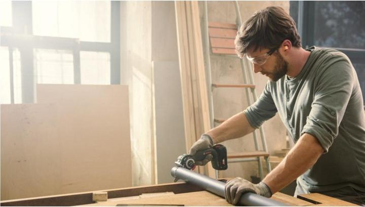 Actual product image Bosch Home & Garden AdvancedCut 18 with battery (Battery chain saw)