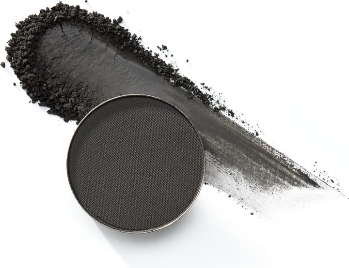 Actual product image essence soft touch eyeshadow (06 Pitch Black)
