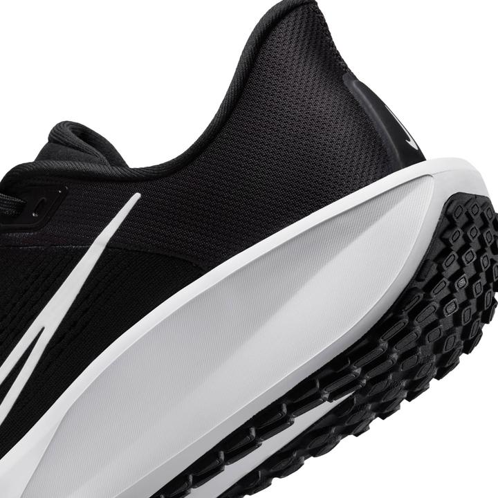 Actual product image Nike Quest Schuhe (42)