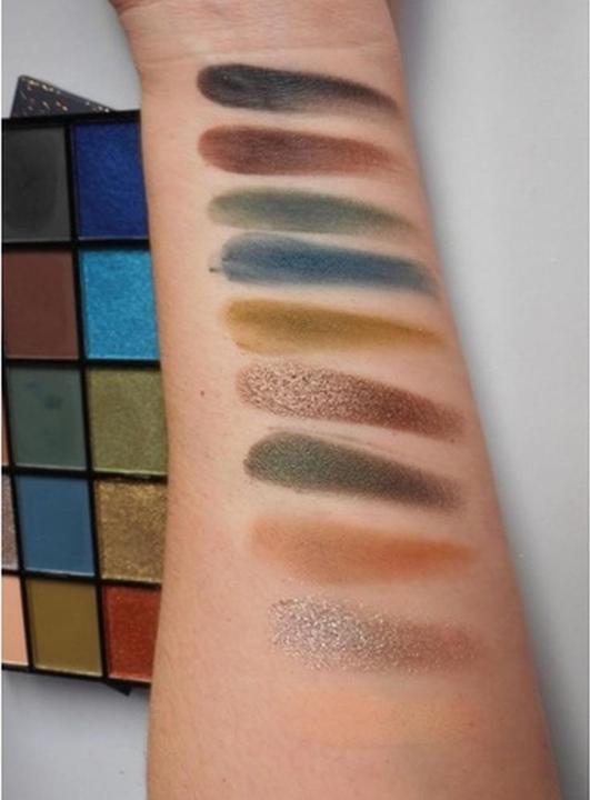 Actual product image Technic Eyeshadow Palette Spirit Guide