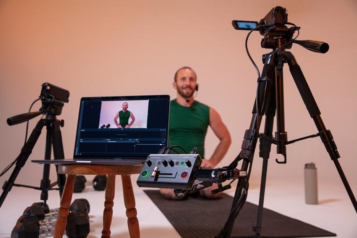 Produktbild Roland V-02HDMK2 Streaming Video Mixer