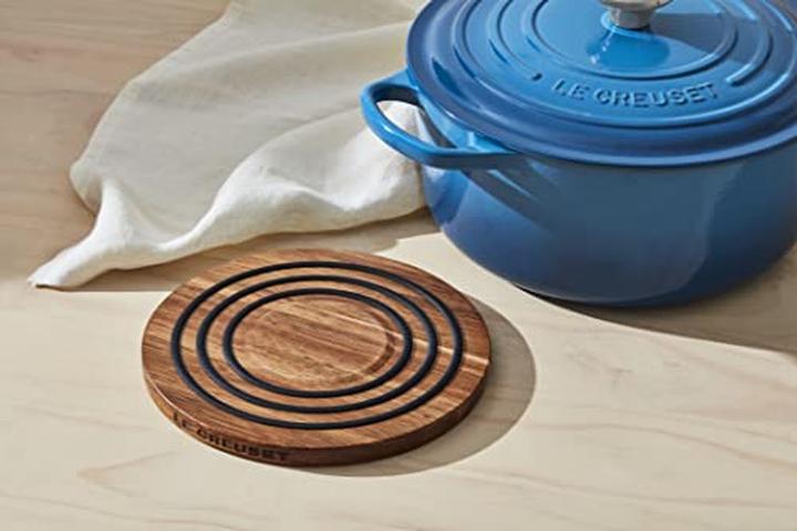 Actual product image Le Creuset Magnetic wooden coaster acacia (1 x, Pan coaster)