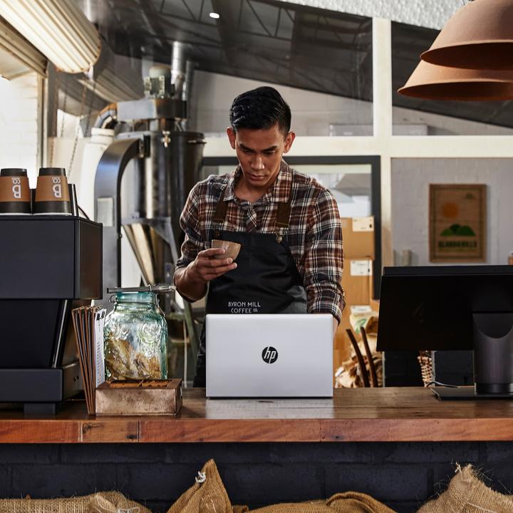 Produktbild HP ProBook 445 G9 (14", 256 GB, 8 GB, DE, AMD Ryzen 5 5625U)