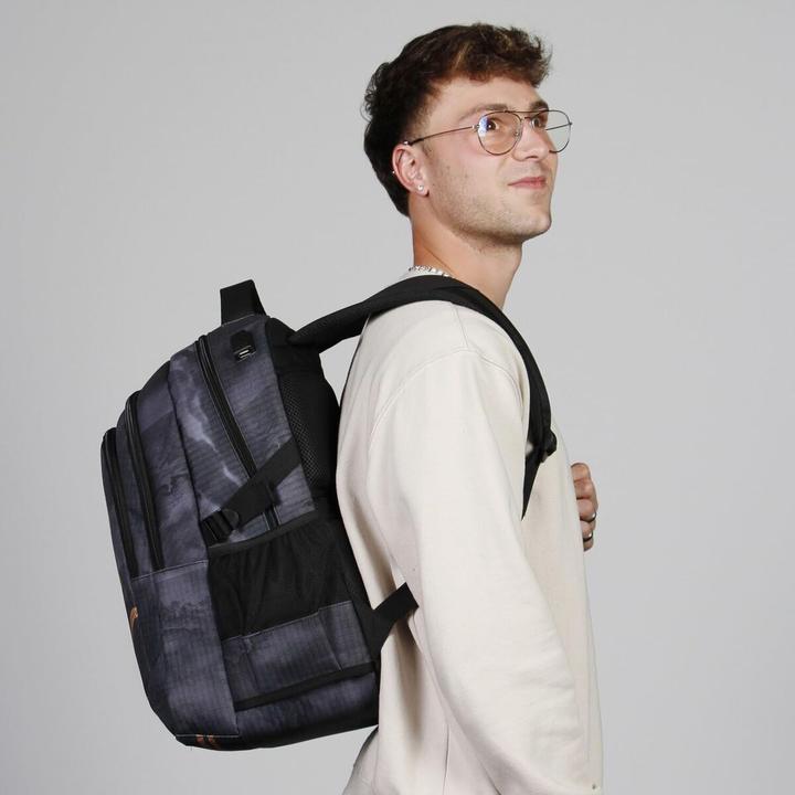 Actual product image Karactermania PLUS Running Backpack Ropes (32 l)