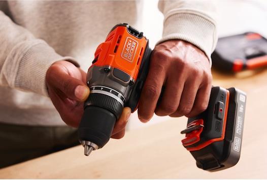 Produktbild Black & Decker Black&Decker Akku-Bohrschrauber 18V 2Ah, 2G, Kof BCD382D1XK (Bohrschrauber)