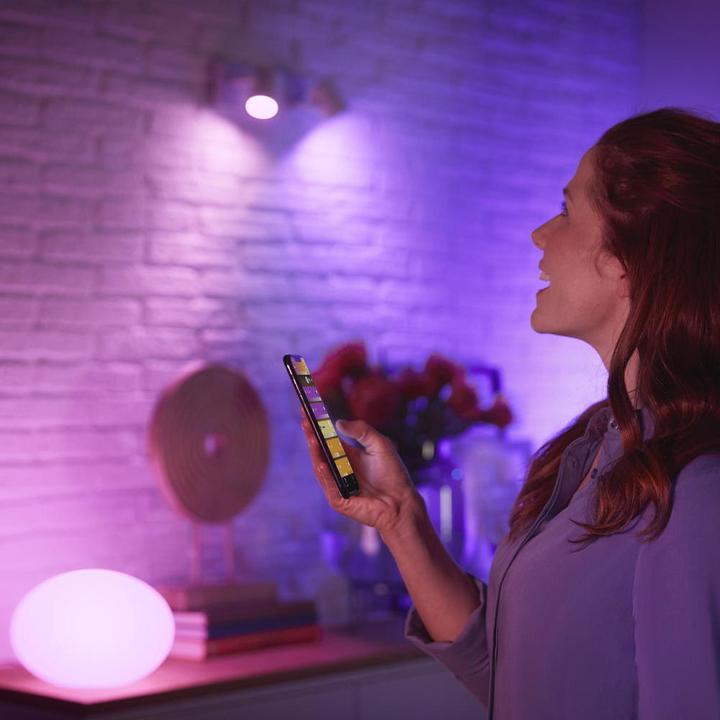 Actual product image Philips Hue White & Color Ambiance BT (E27, 806 lm, 4 x)