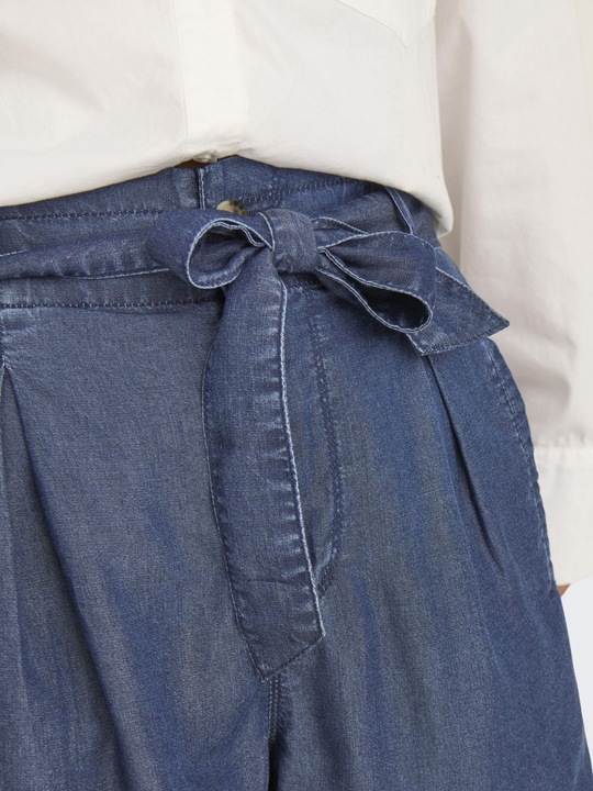 Actual product image Only ONLCHARIS Hohe Taille Normal geschnitten Shorts Shorts (L)