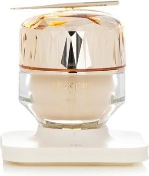 Clé De Peau The Foundation I10 (I10 - Very Light Ivory)