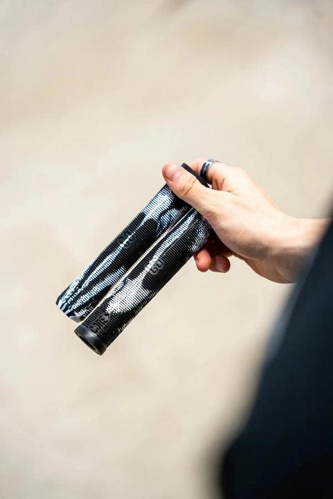 Immagine prodotto Core Pro Scooter Grips-Black-white
