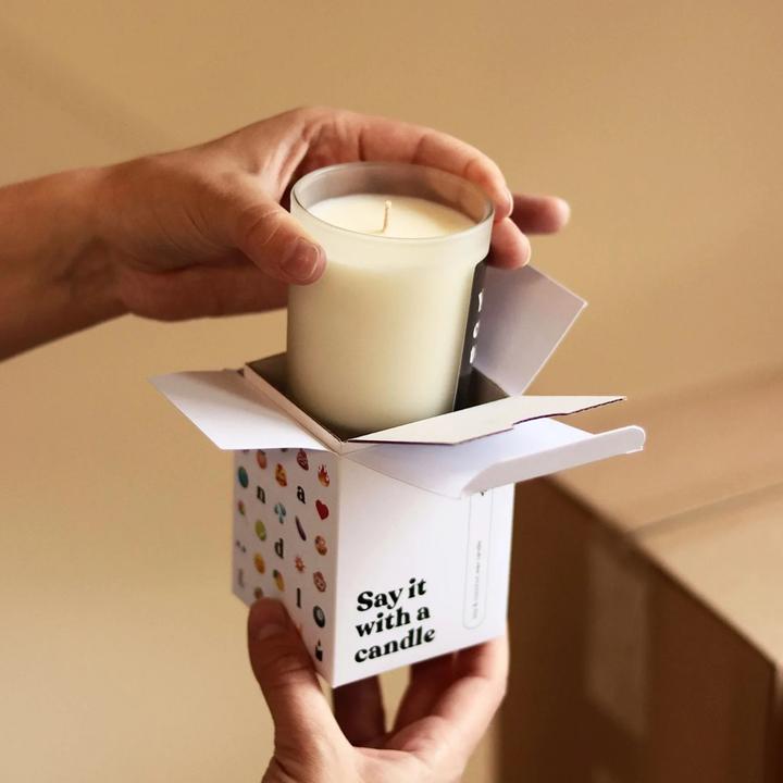 Image du produit Chatty Candles Bougie parfumée Woody Light this candle when you miss us.