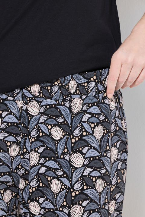 Actual product image Ulla Popken Geometric Leaf Print Two Piece Pajama Set (58)