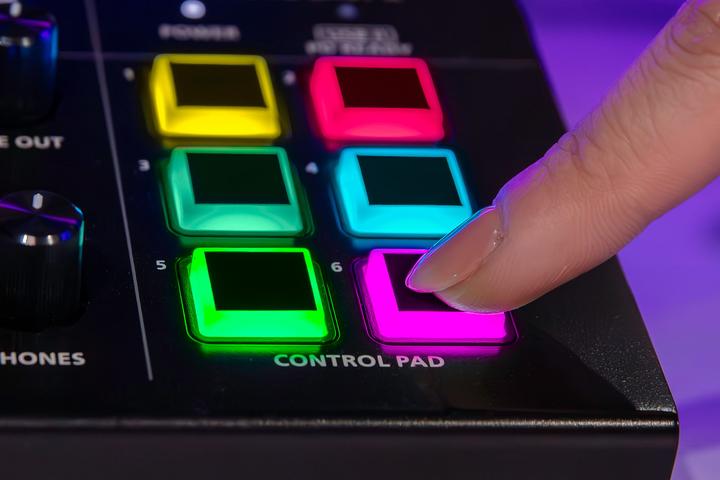 Produktbild Roland Bridge Cast X (Studio- und Livemixer)