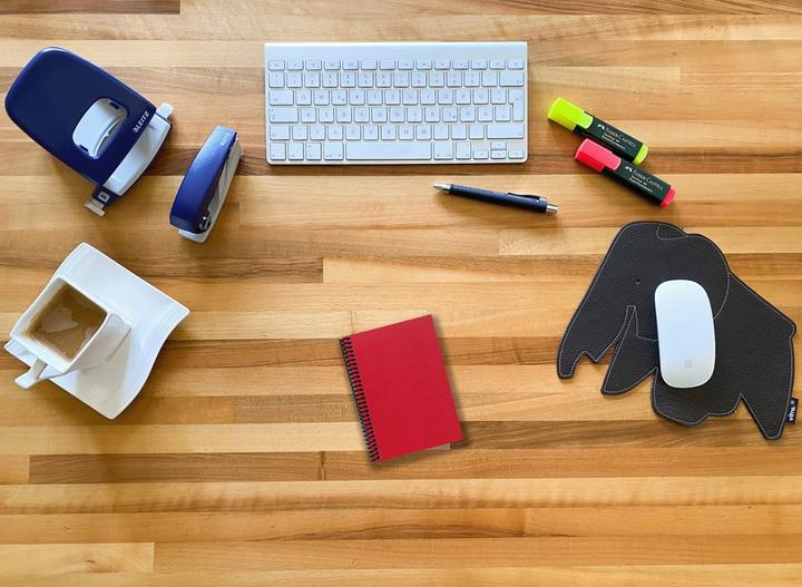 RED JUPITER GLITTER LOOK