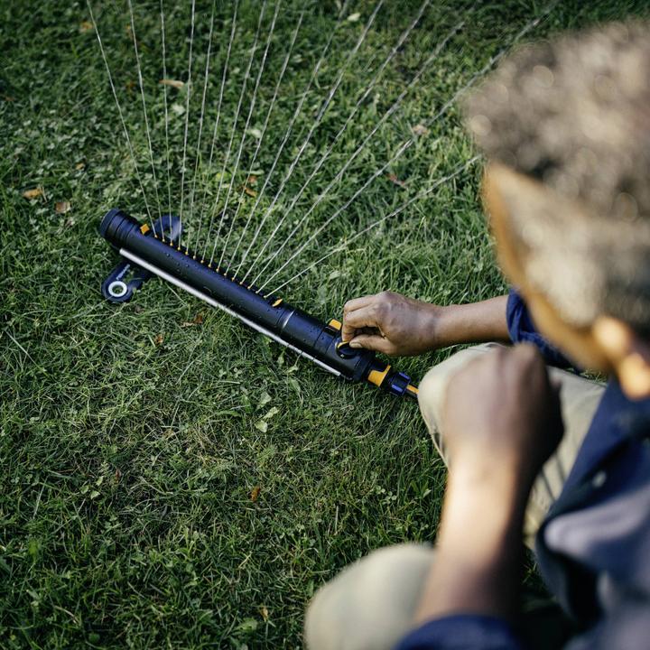 Produktbild No Name Fiskars Zraszacz Wahadłowy M X-Series (Schlauchregner)