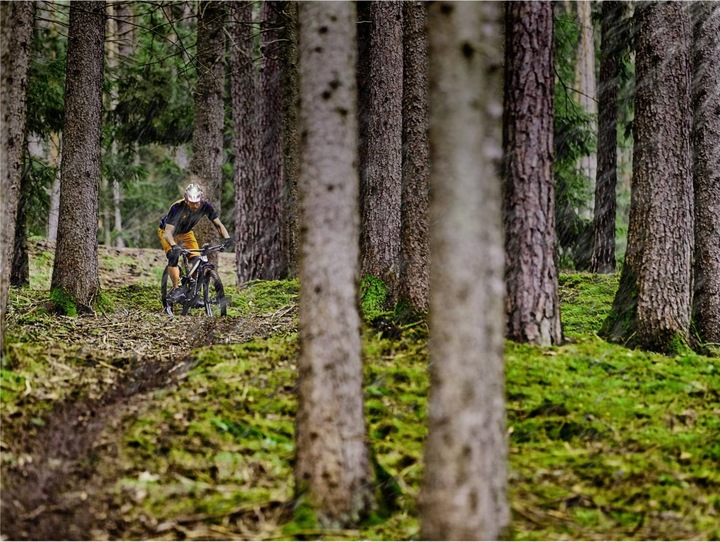 Image du produit Garmin Varia UT 800 avec porte-casque (800 lm)