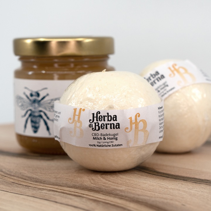 Produktbild Herba di Berna CBD Badekugel Milch & Honig (Badekugeln)