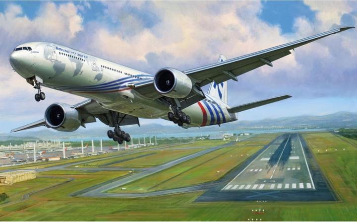 Actual product image Tamiya 1:144 Boeing 777-300ER