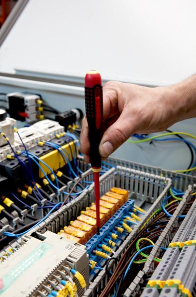 Produktbild Bahco BE-8220S - ERGO Isolierter Schraubendreher für Schlitzschrauben mit 3-Komponenten-Griff, VDE (Schlitzschrauben)