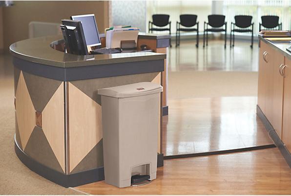 Image du produit Rubbermaid Poubelle à pédale (50 l)