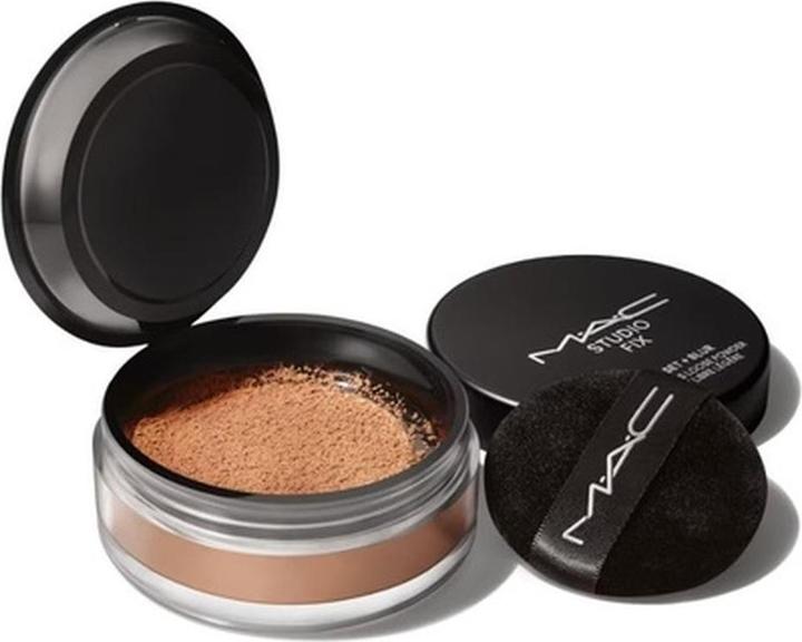 Actual product image MAC Cosmetics Studio F / Blurring Weightl Powder Deep D. (Deep dark)