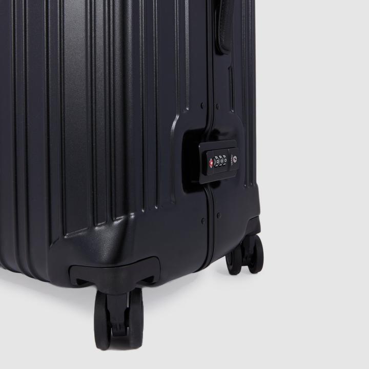 Actual product image Piquadro PQ-Light - Ultra Slim Large hard shell trolley (98 l)