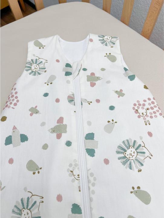 Produktbild Odenwälder Baby-Sommerschlafsack unwattiert Wildlife Green Gr. 90 (90 cm, 0.5 TOG, Sommer)