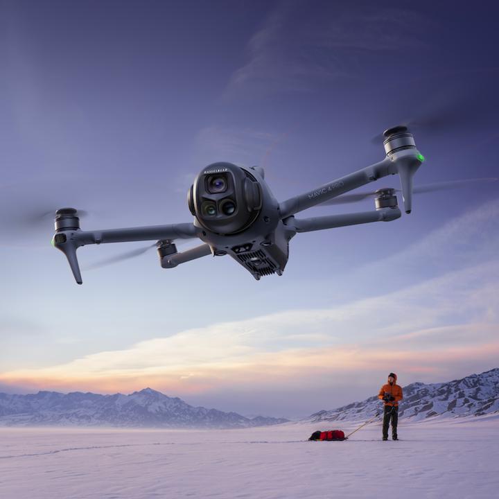 Actual product image DJI Mavic 4 Pro 512GB Creator Combo (DJI RC Pro 2) (51 min, 1063 g, 100 Mpx)