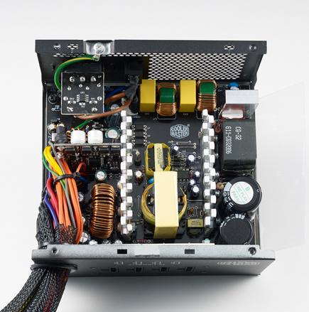 Produktbild Cooler Master G750m (750 W)