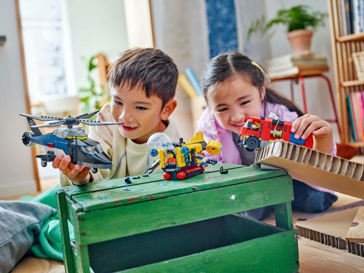 Produktbild LEGO Kombinationsset mit Hubschrauber, Löschauto und U-Boot (LEGO City)